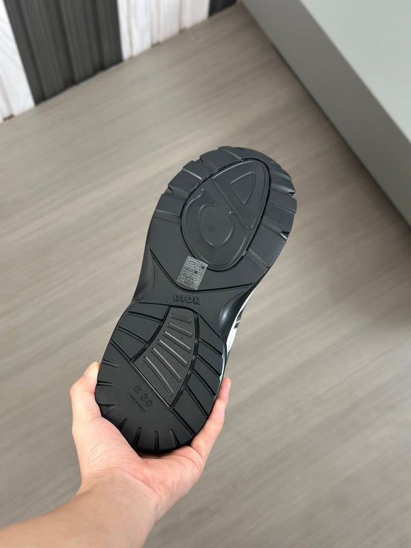 CD B30 SNEAKER WHITE AND BLACK MESH FABRIC