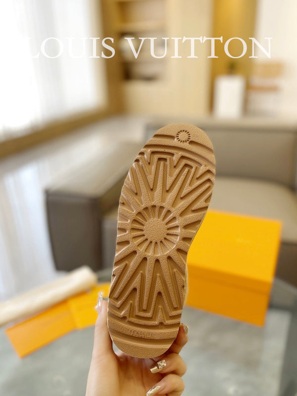 Stivaletto con plateau LV Aspen in pelle scamosciata beige