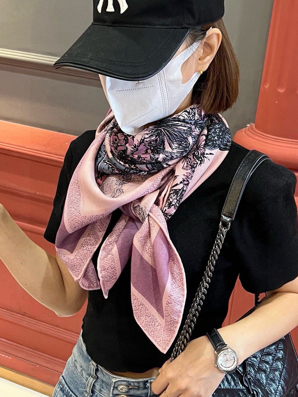 SCIARPA QUADRATA 110 CM IN VELLUTO DI SETA COLORATO 389724