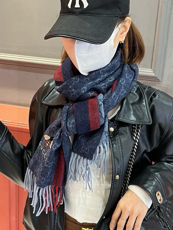 SCIARPA 180 CM IN CASHMERE BLU NAVY CON MOTIVO API 396476