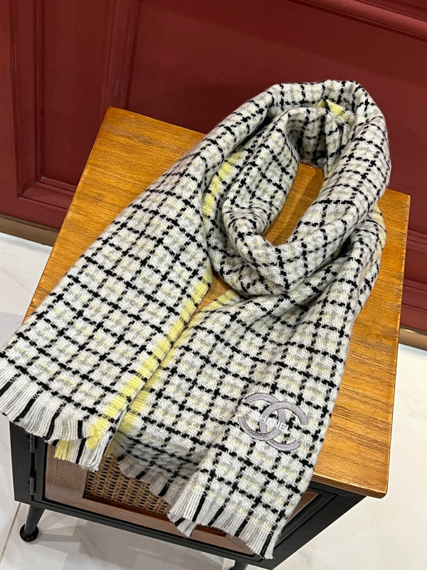 CC Scarf 190 CM In White Yellow With Black Plaid Cashmere 416805