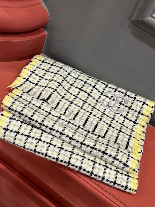 CC Scarf 190 CM In White Yellow With Black Plaid Cashmere 416805