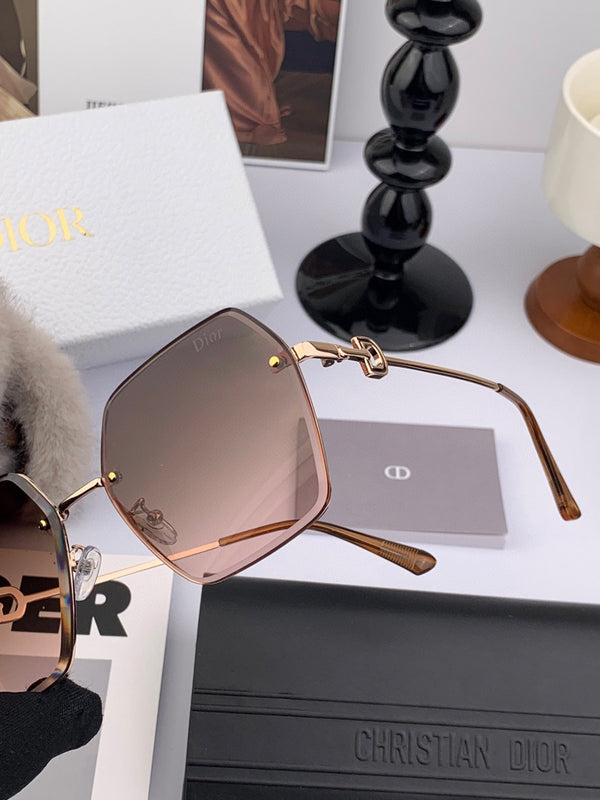 OCCHIALI DA SOLE MONTAIGNE CD3022 IN METALLO MARRONE