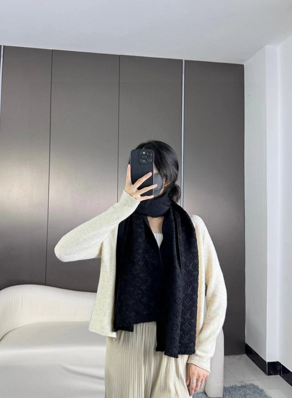 SCIARPA 180 CM IN CASHMERE MONOGRAM CLASSICO NERO 396441