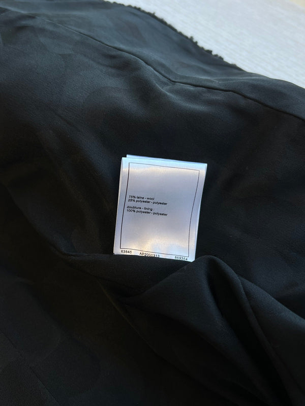 Giacca girocollo CC 25C con fiocco e spalline in lana nera 212350