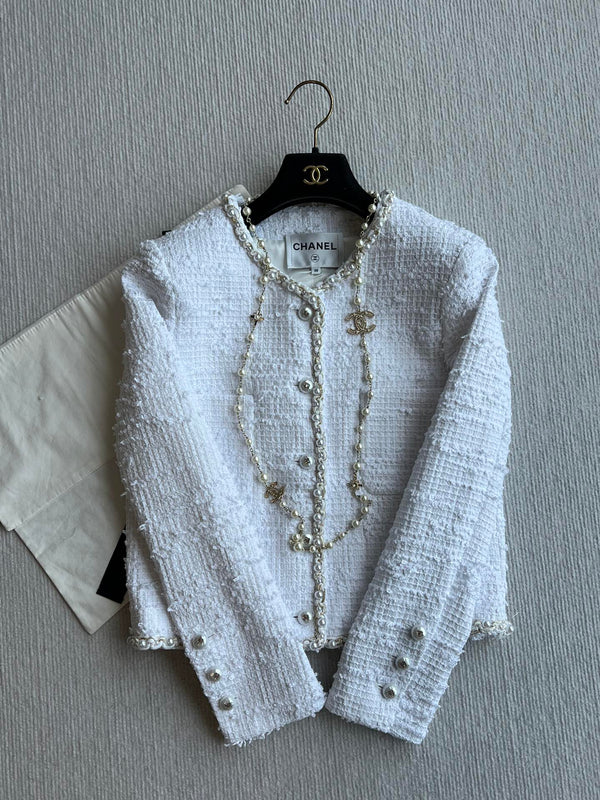 Chanel 25P Cardigan White Tweed With Pearl 234889
