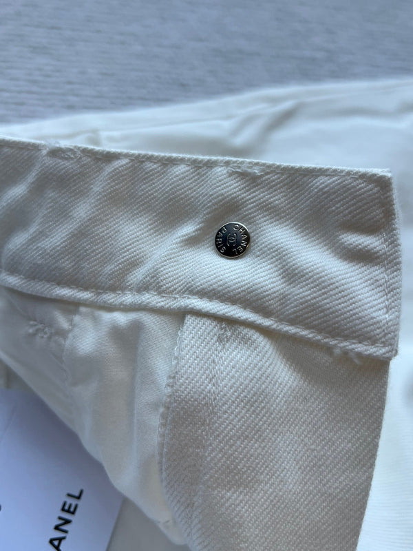 Pantaloni a gamba larga con perline e nappe in denim bianco CC 25SS 277238