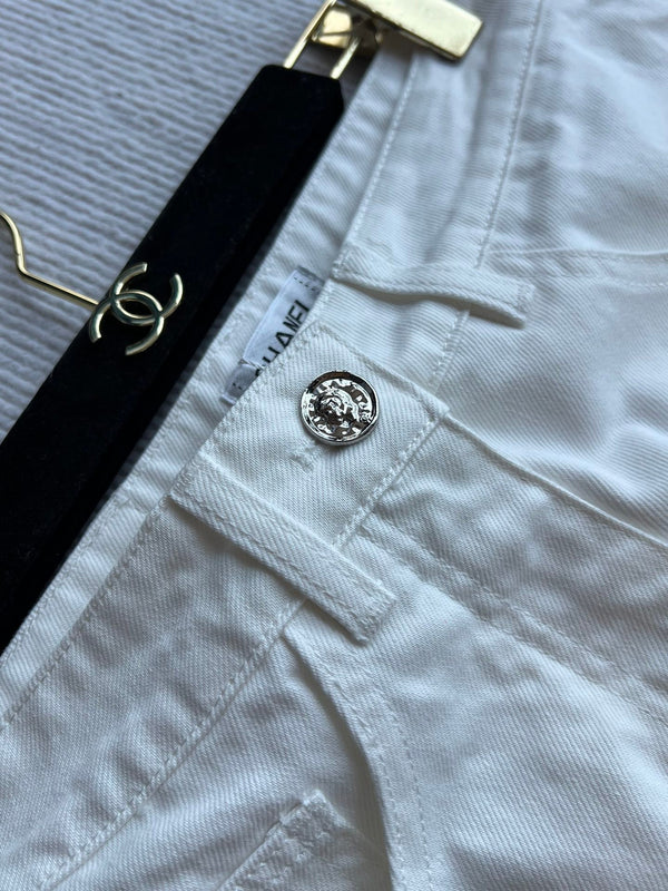 Pantaloni a gamba larga con perline e nappe in denim bianco CC 25SS 277238