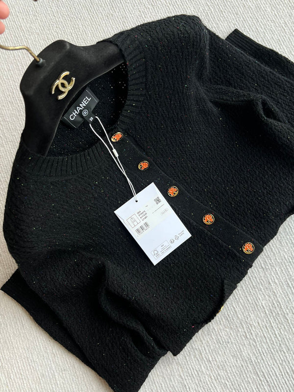 CC 25A Classic Round Neck Floral Wool Cardigan In Black 275516