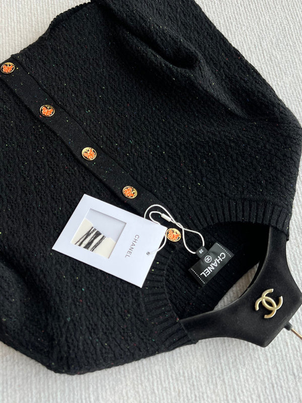 CC 25A Classic Round Neck Floral Wool Cardigan In Black 275516