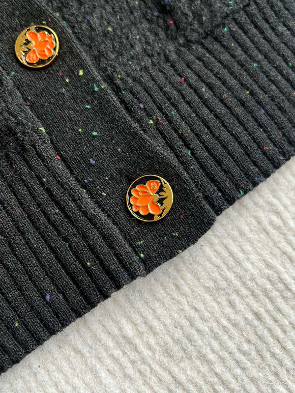 CC 25A Classic Round Neck Floral Wool Cardigan In Black 275516