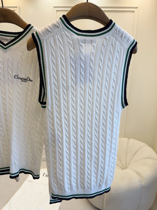 CD 25 V-neck Vest White Silk Cotton