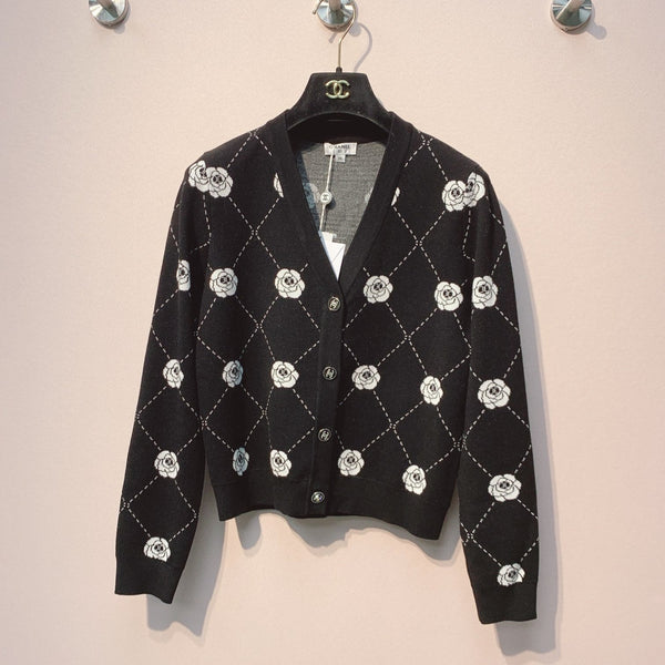 CC 25 Cardigan Black With Flowers Wool 293386