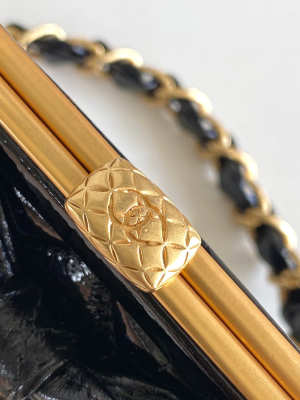 CC MINI 13 CLUTCH WITH STRAP IN BLACK LAMBSKIN ATTACH BOW