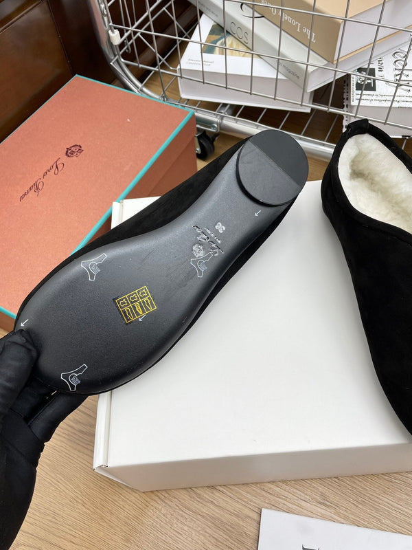 LP Cocooning Floaty Flat Black Wool Fleece Lining And Suede 989991