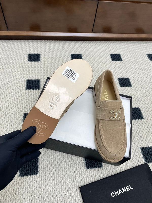 CC 25 Loafer Beige Leather Suede 366512