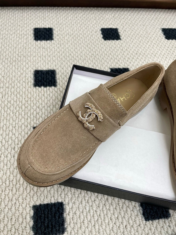 CC 25 Loafer Beige Leather Suede 366512