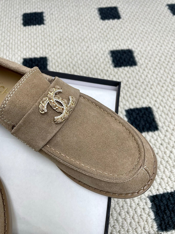 CC 25 Loafer Beige Leather Suede 366512