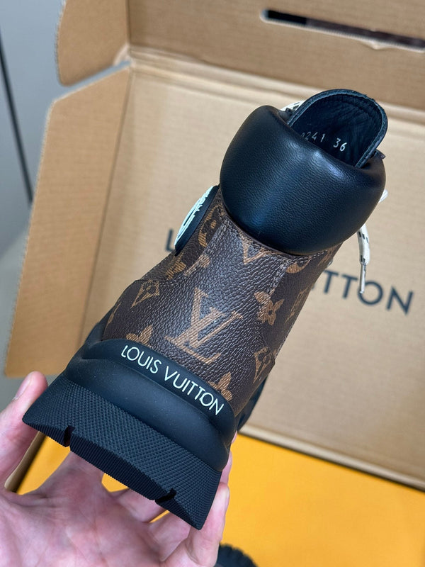 Stivali LV Ruby Flat Ranger in pelle di vitello marrone scuro