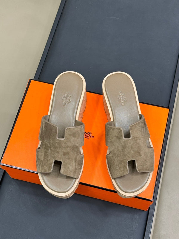 HM 25C Eze 30 Sandal Dark Tan Suede 212715