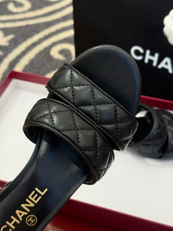 CC 25SS Honey Slippers 5cm Black Lambskin 319636