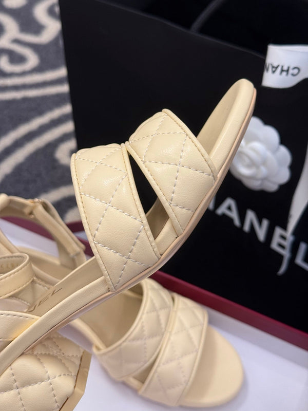 CC 25SS Honey Sandals 5cm Beige Lambskin 319634