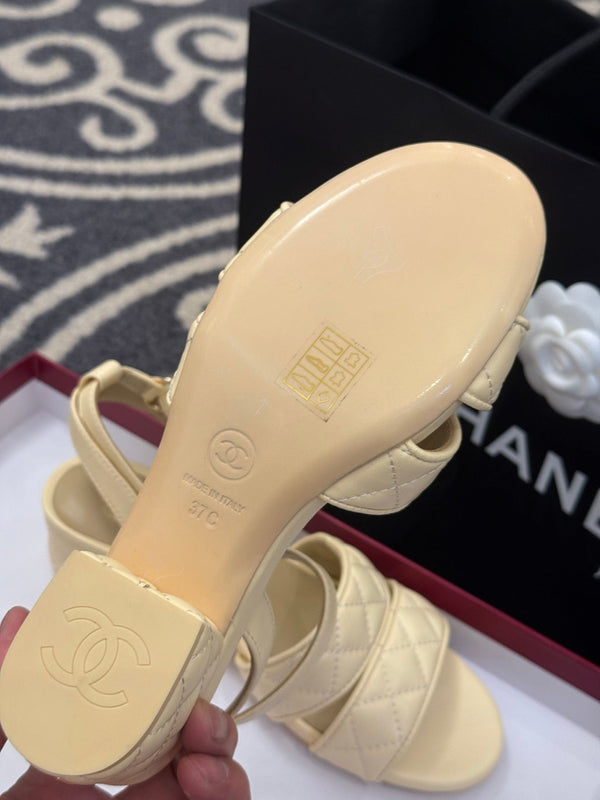 CC 25SS Honey Sandals 5cm Beige Lambskin 319634