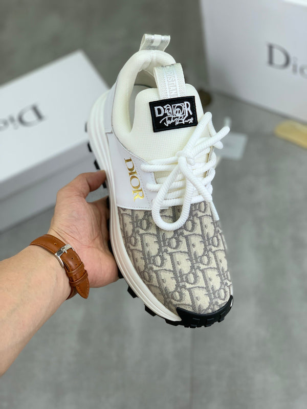 CD B24 SNEAKER BEIGE AND WHITE FABRIC