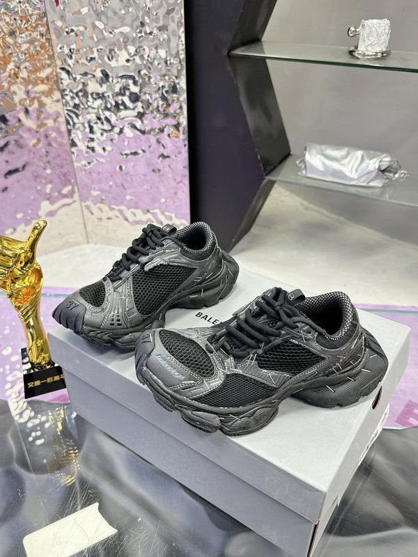 STAPLER SNEAKER IN BLACK MIX GRAY POLYURETHANE AND MESH