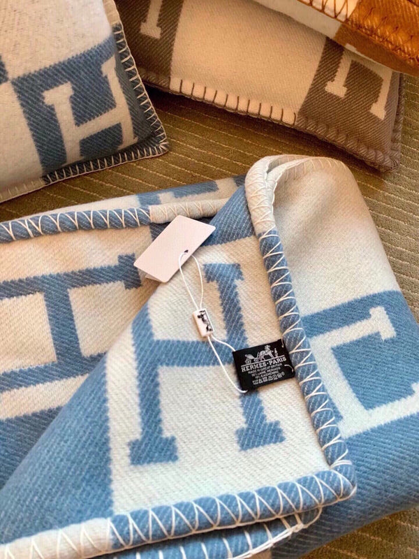 HM Blanket Blue White Wool Cashmere