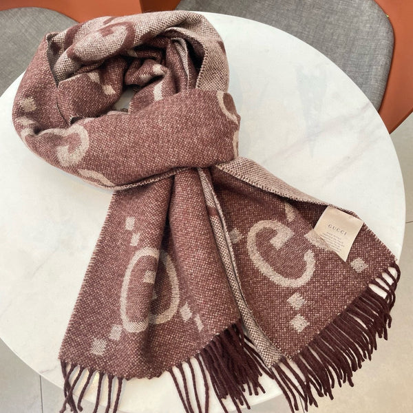 SCIARPA IN MAGLIA CON MOTIVO JACQUARD GG 195 CM CON NAPPINE MARRONE OMBRA 403751