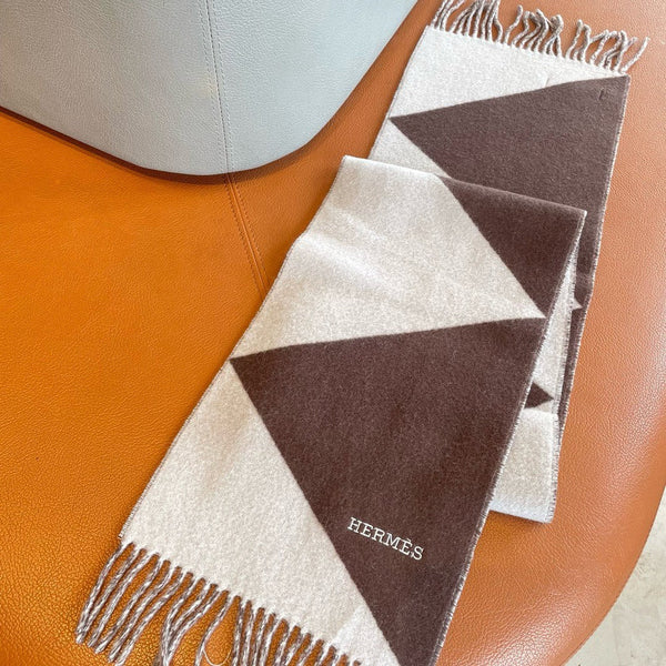 Geometric Scarf 151 CM IN Dark Brown Mix White Cashmere