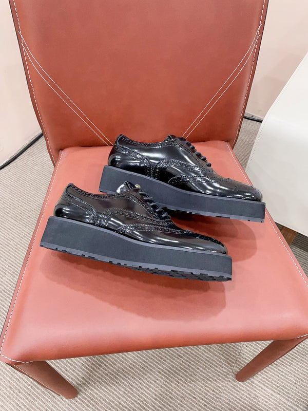 Miu-Church's Lace-Ups Black Glossy Nubuck Leather