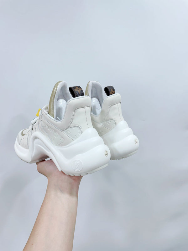 Scarpe sportive LV Archlight bianche con bordo beige in pelle di vitello