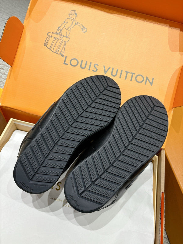 LV BUTTERSOFT Sneaker Black Cowhide 476980