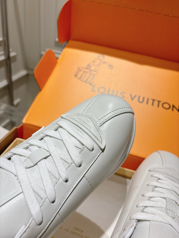 LV BUTTERSOFT Sneaker Light Grey Cowhide 476981