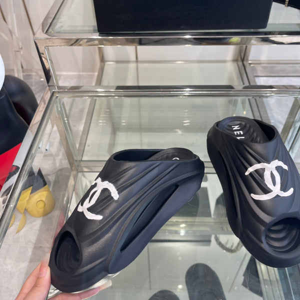 CC Slippers Black Foam 204135