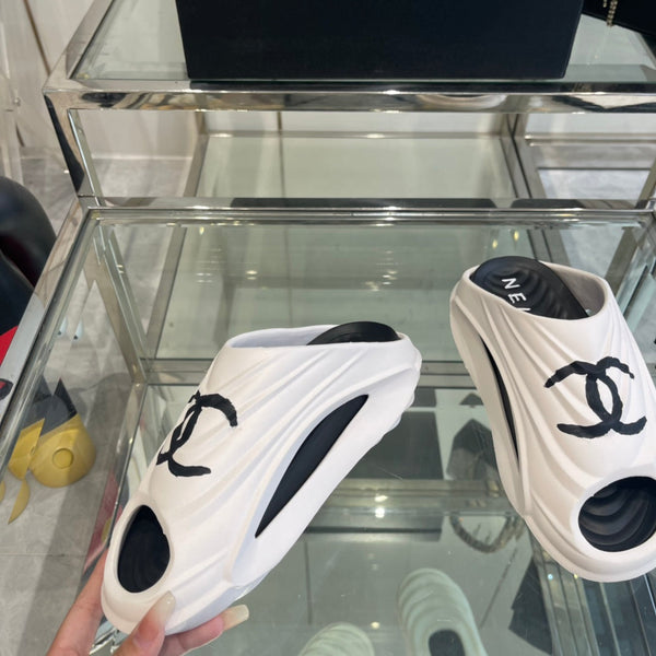 CC Slippers White Foam 204137