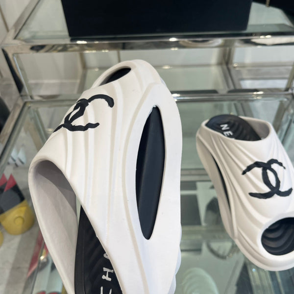 CC Slippers White Foam 204137