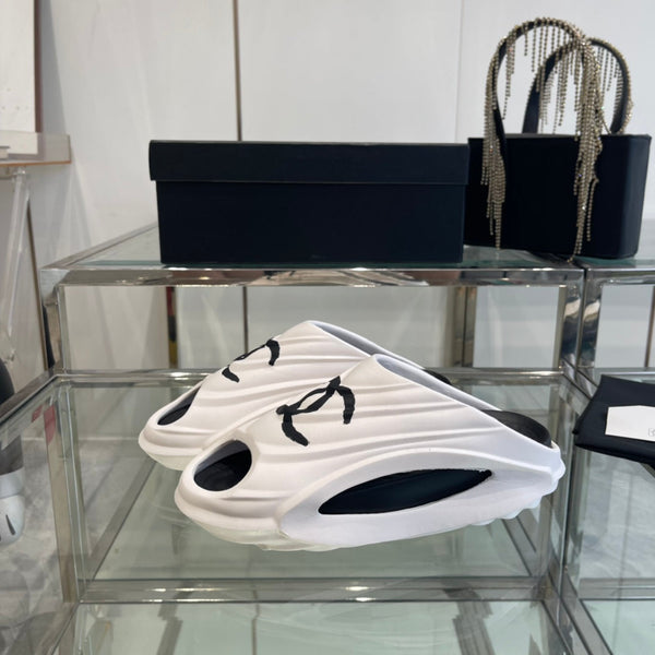 CC Slippers White Foam 204137