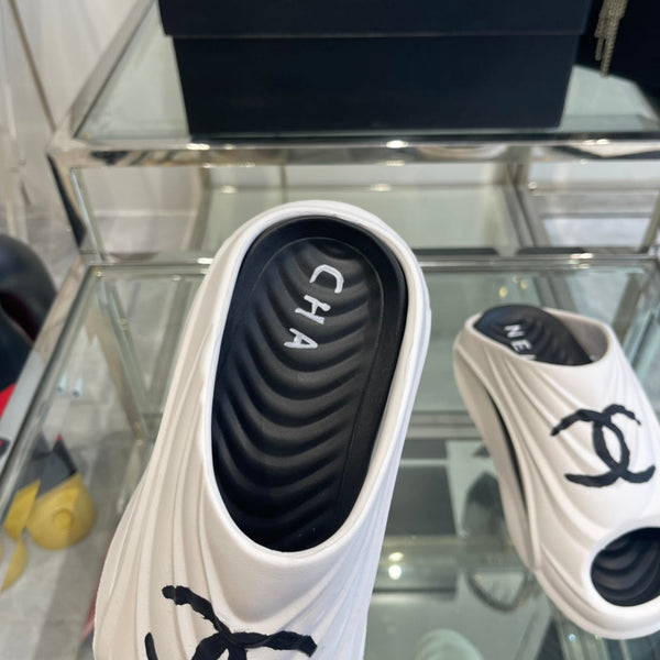 CC Slippers White Foam 204137