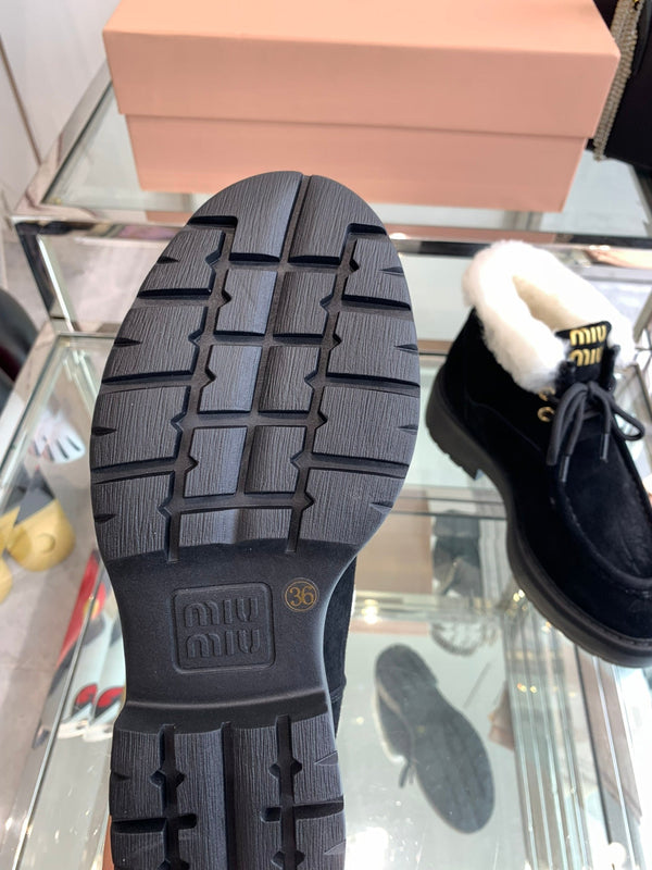 Miu Short Wool Boots Black Open-Hemmed Cowhide