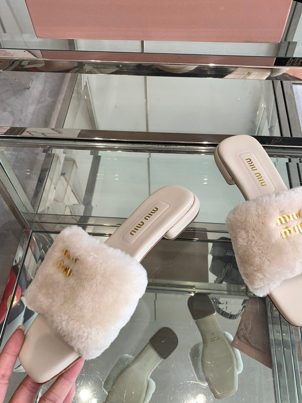Miu Slippers Beige Super Soft Wool