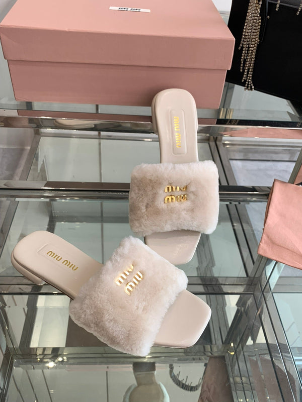Miu Slippers Beige Super Soft Wool