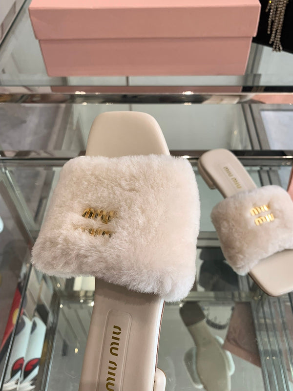 Miu Slippers Beige Super Soft Wool