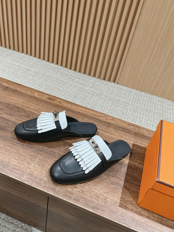 OZ Mule con frange nere/bianche