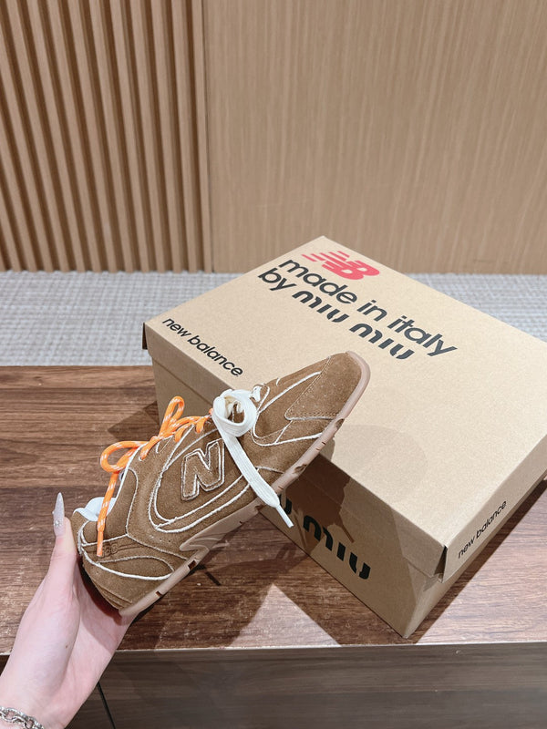 Miu Balance 530 SL Cinnamon Suede Sneaker