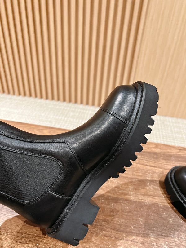 CC Chelsea Ankle Boots Black Calfskin 937074