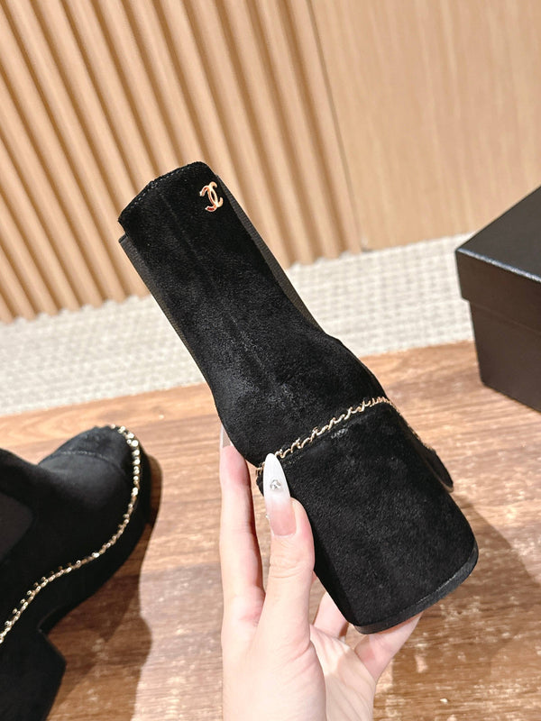 CC 25 Chelsea Ankle Boots With Chain 85mm Black Suede 428222