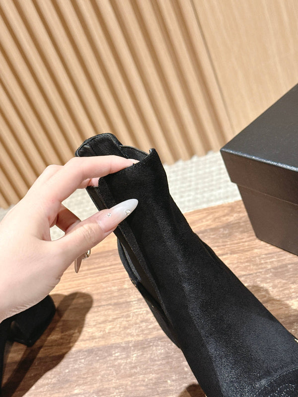 CC 25 Chelsea Ankle Boots With Chain 85mm Black Suede 428222